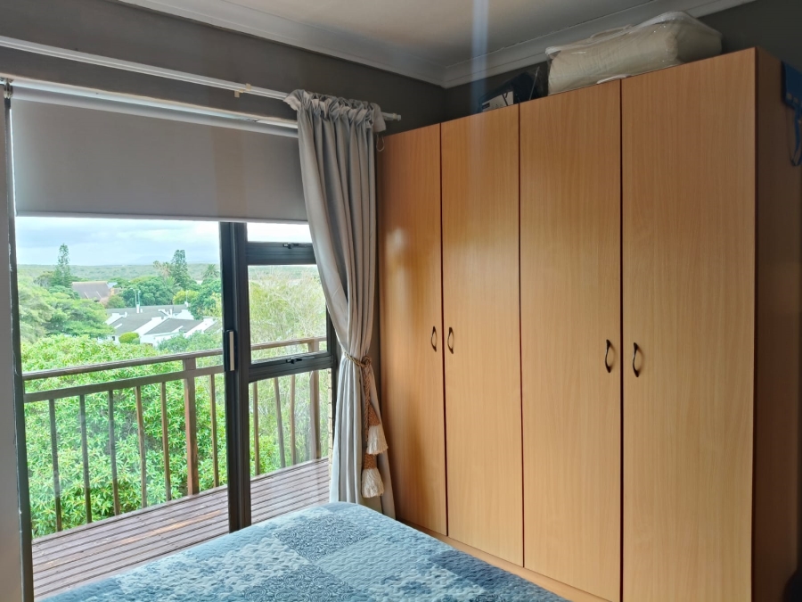 6 Bedroom Property for Sale in Paradise Beach Eastern Cape